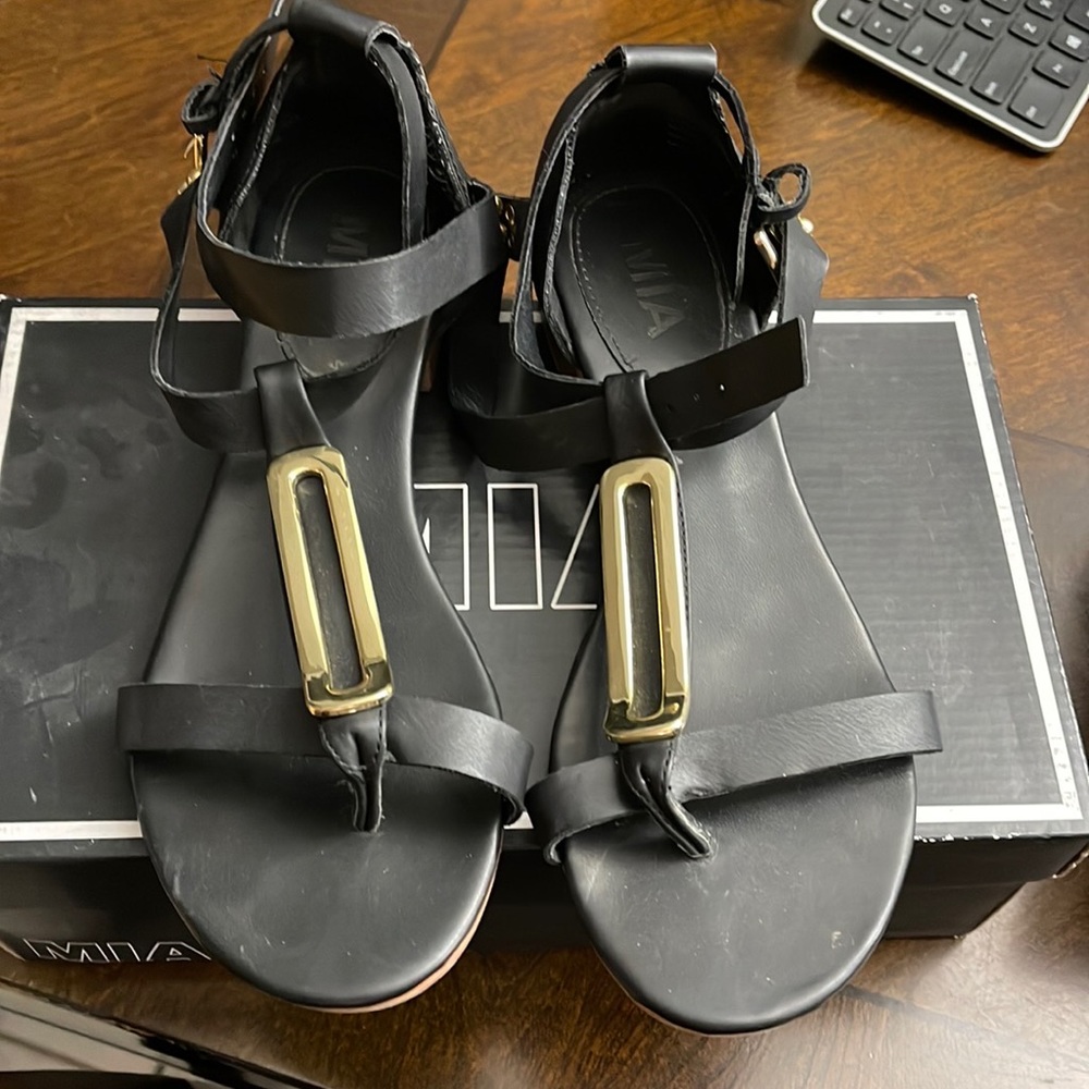Mia sandals black 7.5